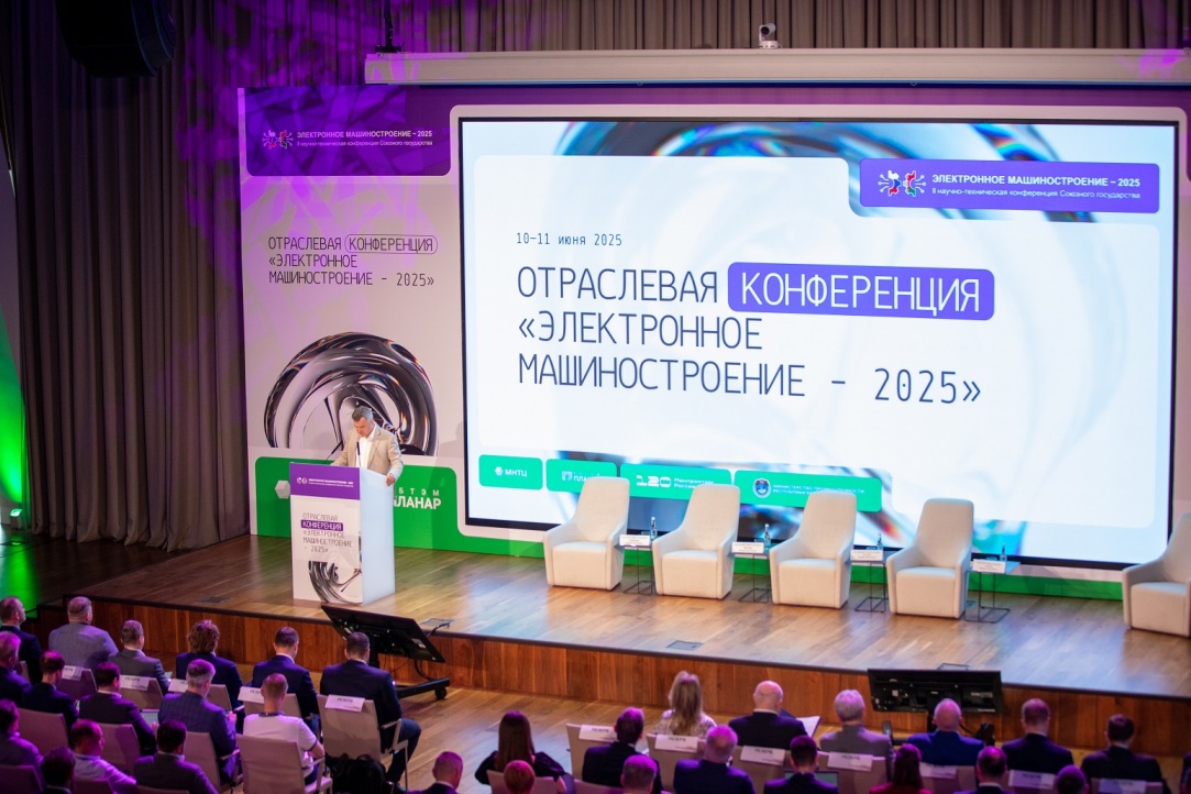 НИУ ВШЭ и АО «Нанотроника» запускают стратегическое партнерство в области электронного машиностроения