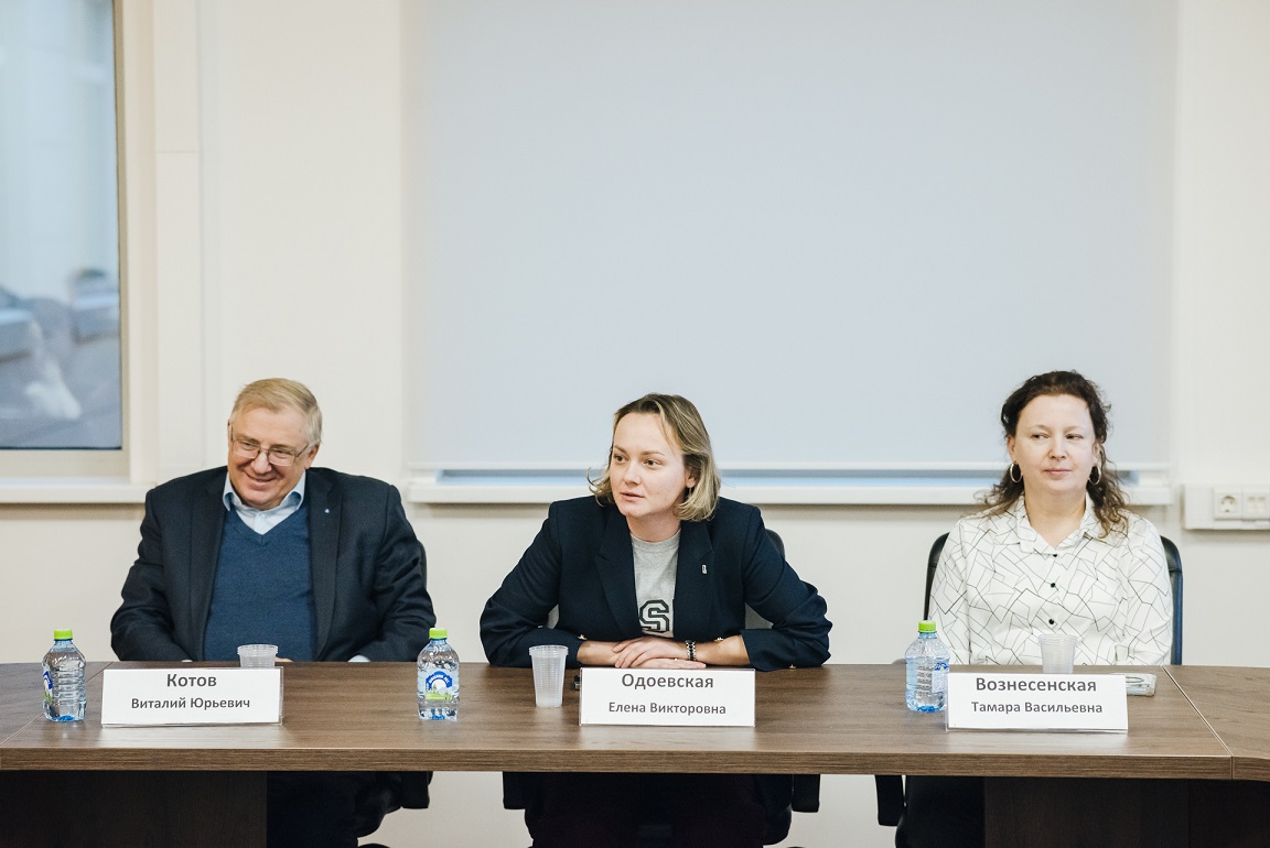 Vitaly Kotov, Elena Odoevskaya, Tamara Voznesenskaya Vitaly Kotov, Elena Odoevskaya, Tamara Voznesenskaya